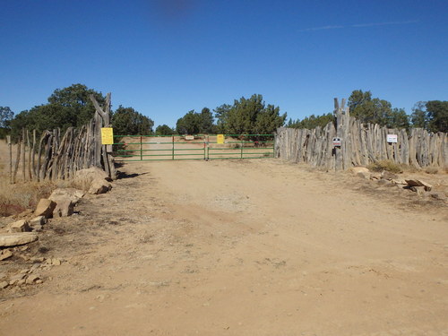 GDMBR: I think that this was a gateway to a collection of hobby ranches.